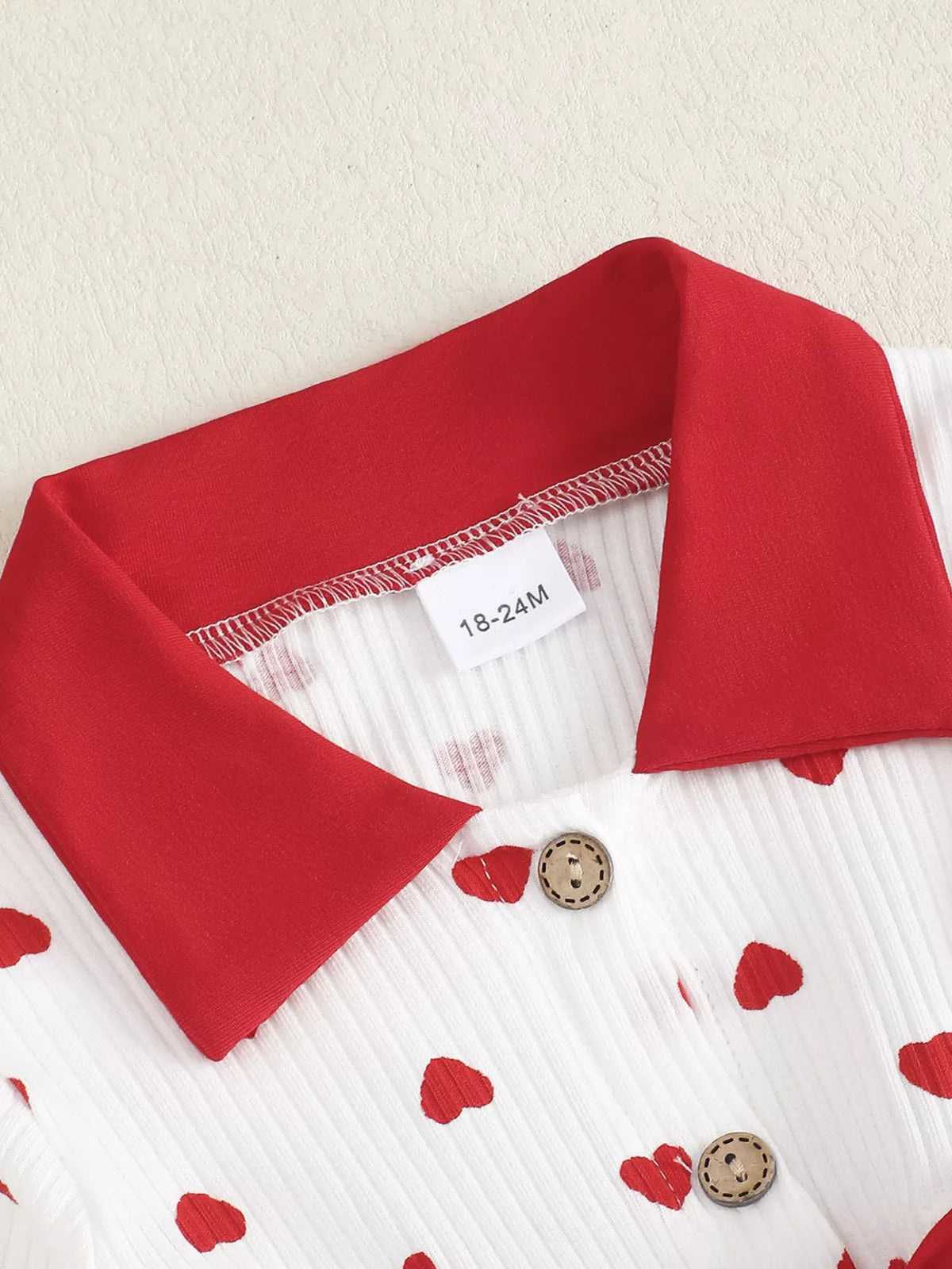 White red heart print tiered dress and bow belt — red collar and button placket