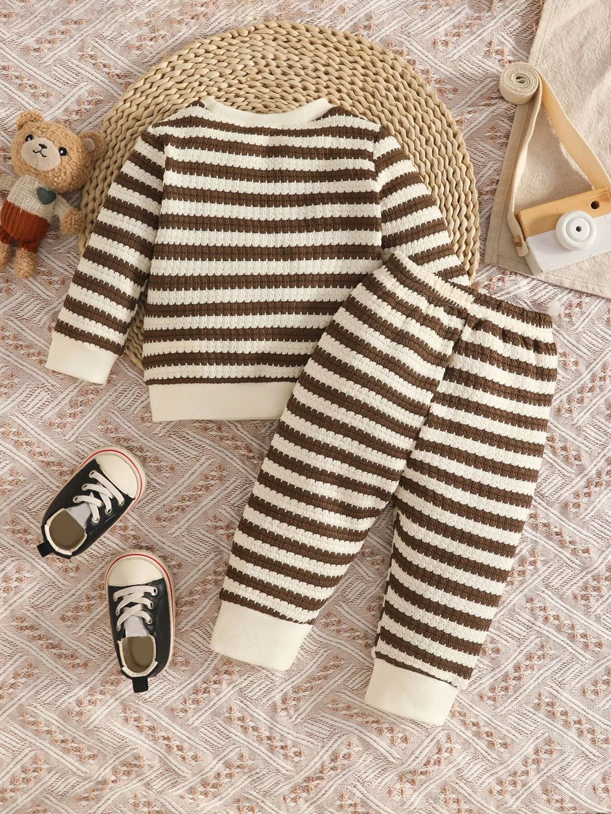 Striped knit bear patch top and pants set — brown striped set back