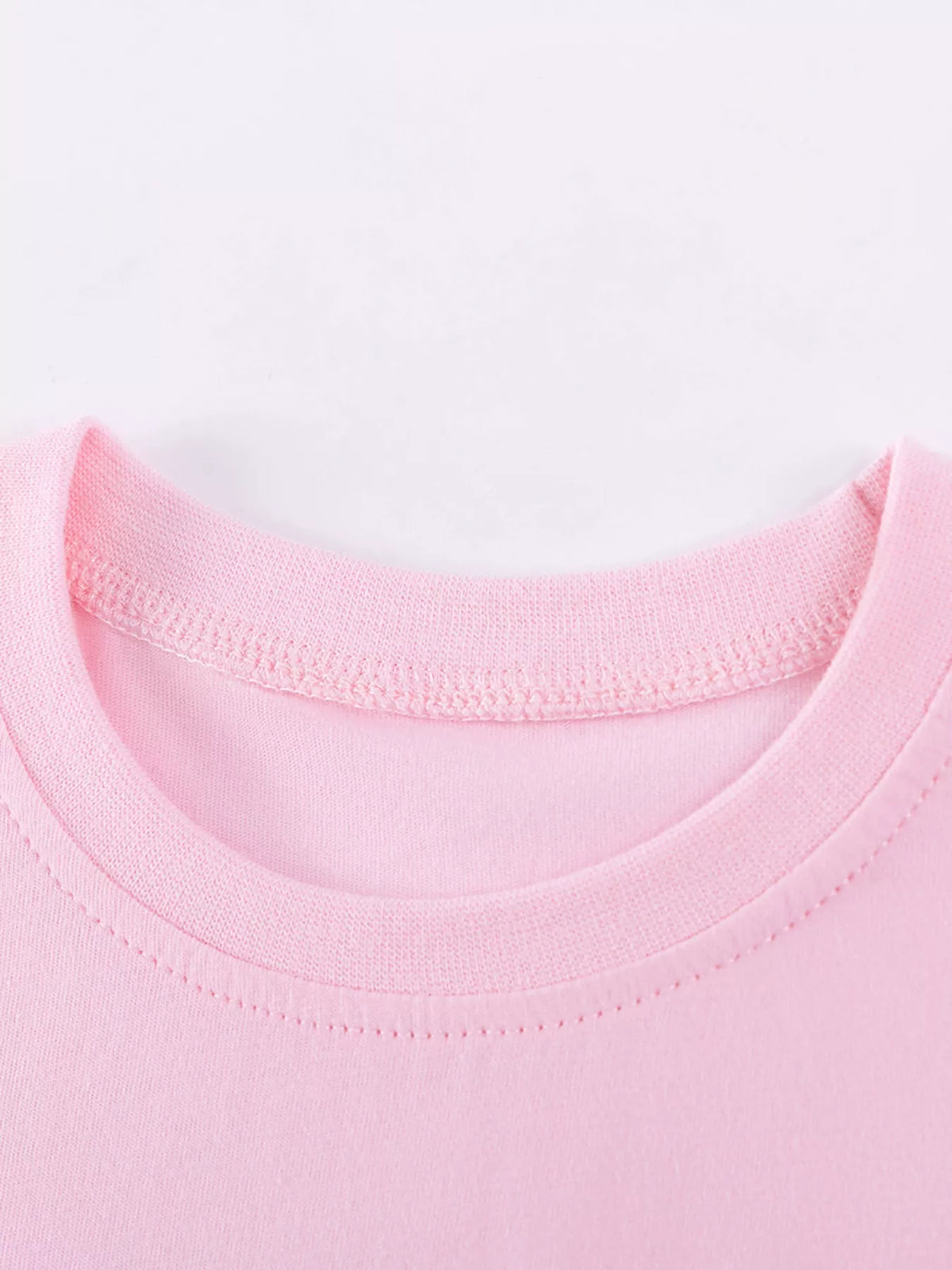 Pink round neckline