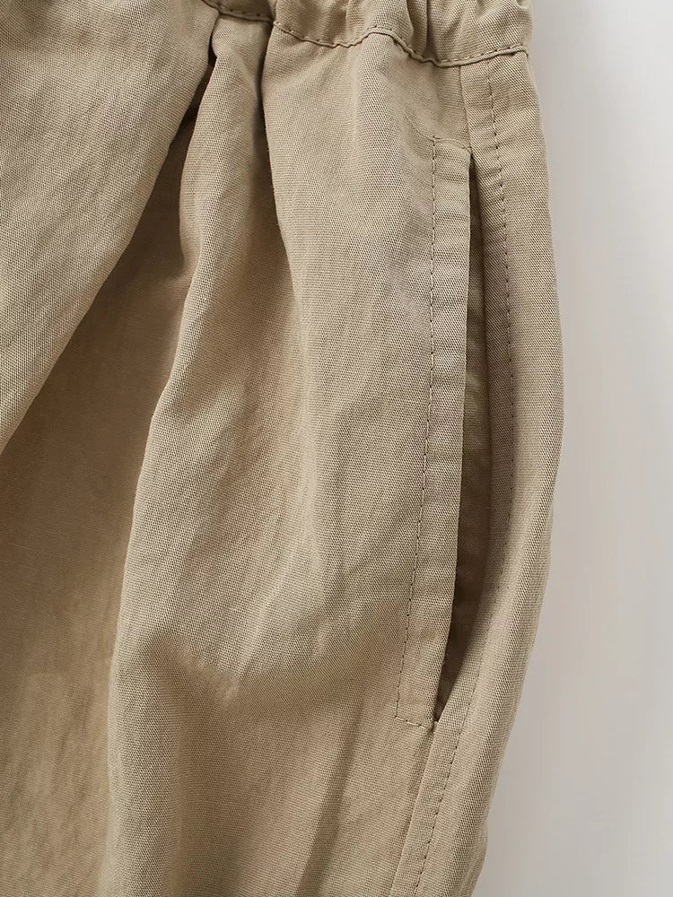 Camel side pocket and seam