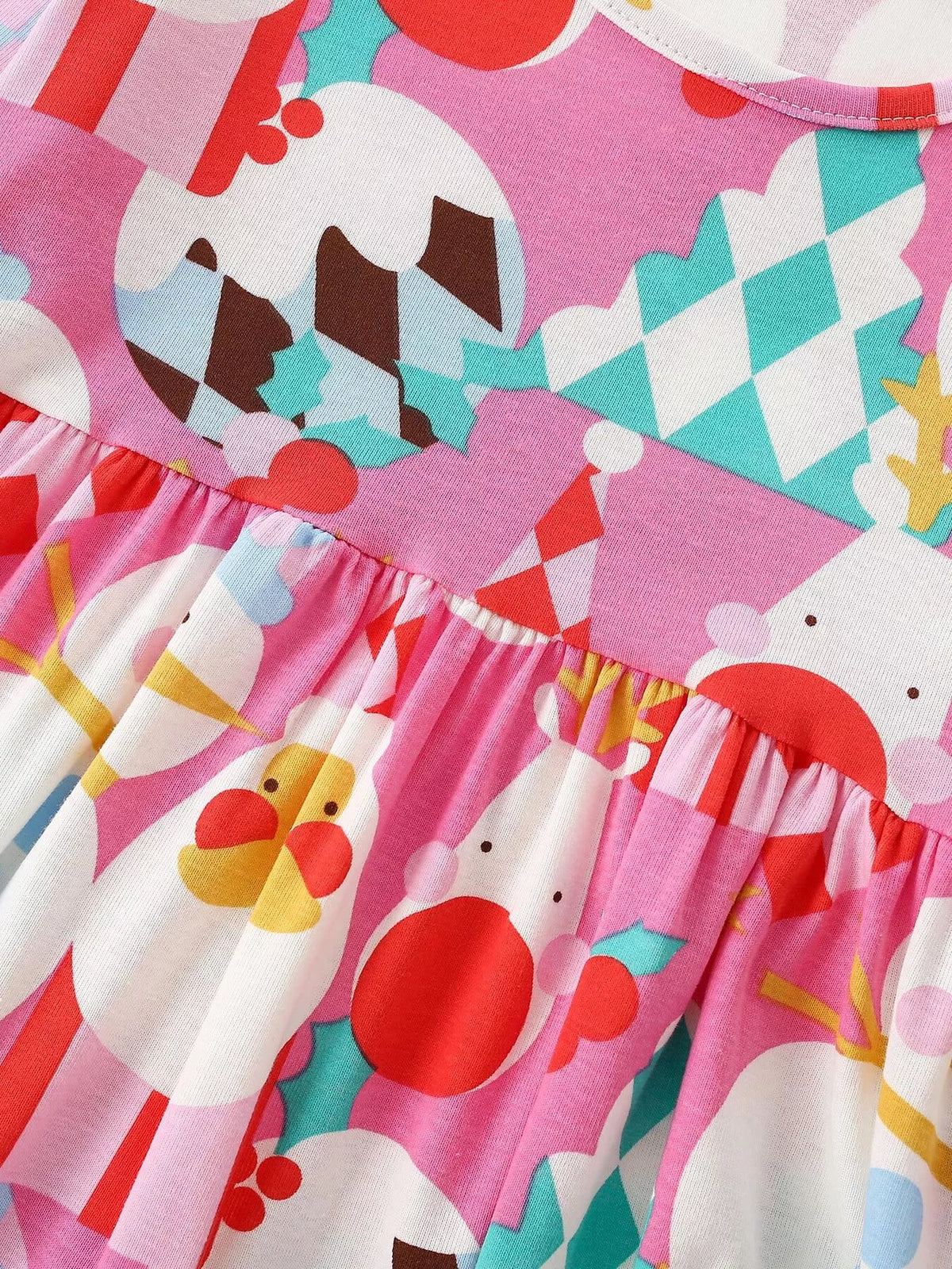 Gathered waist with bright Christmas print