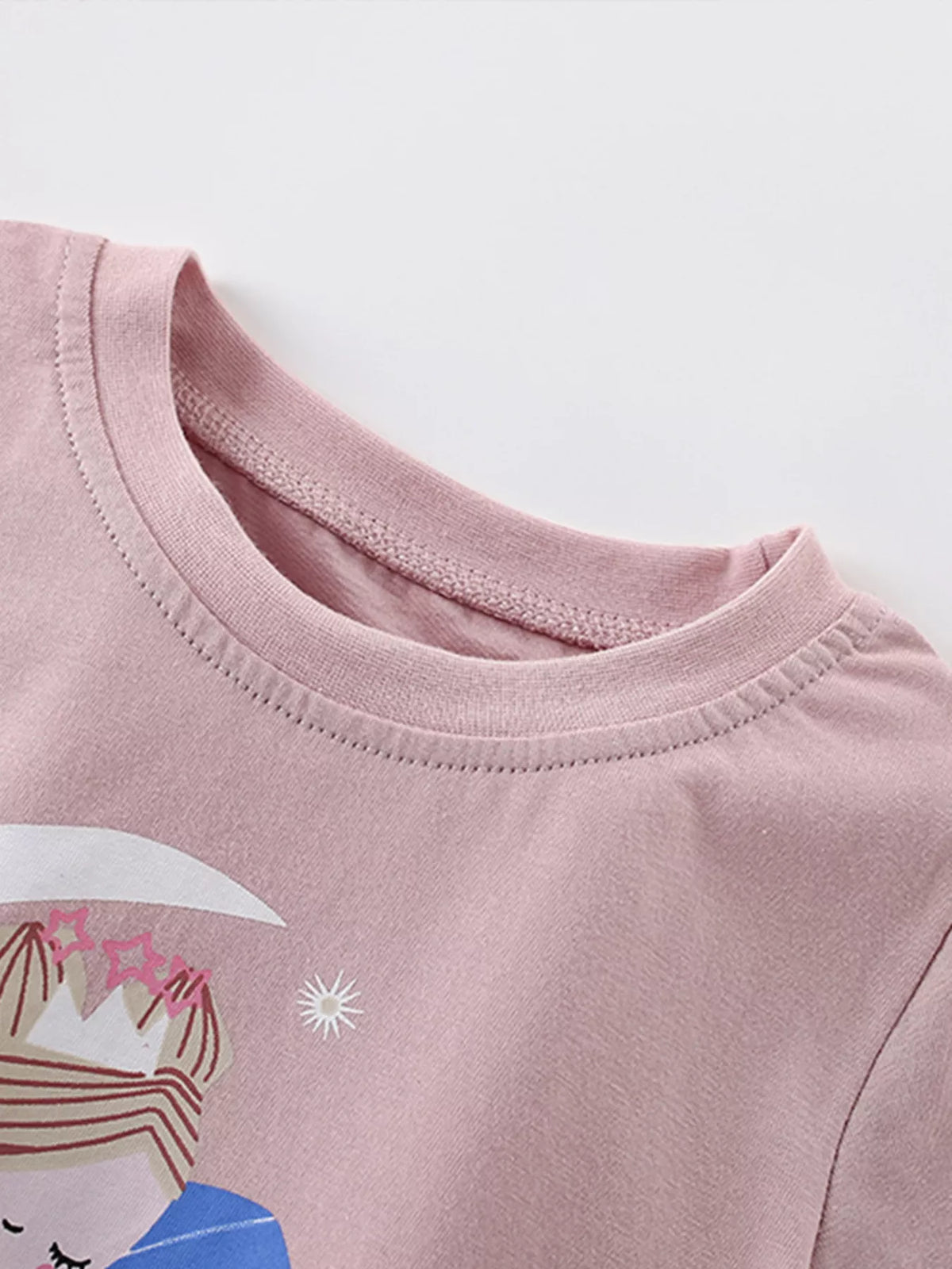 Mauve fairy graphic shirt — round neckline