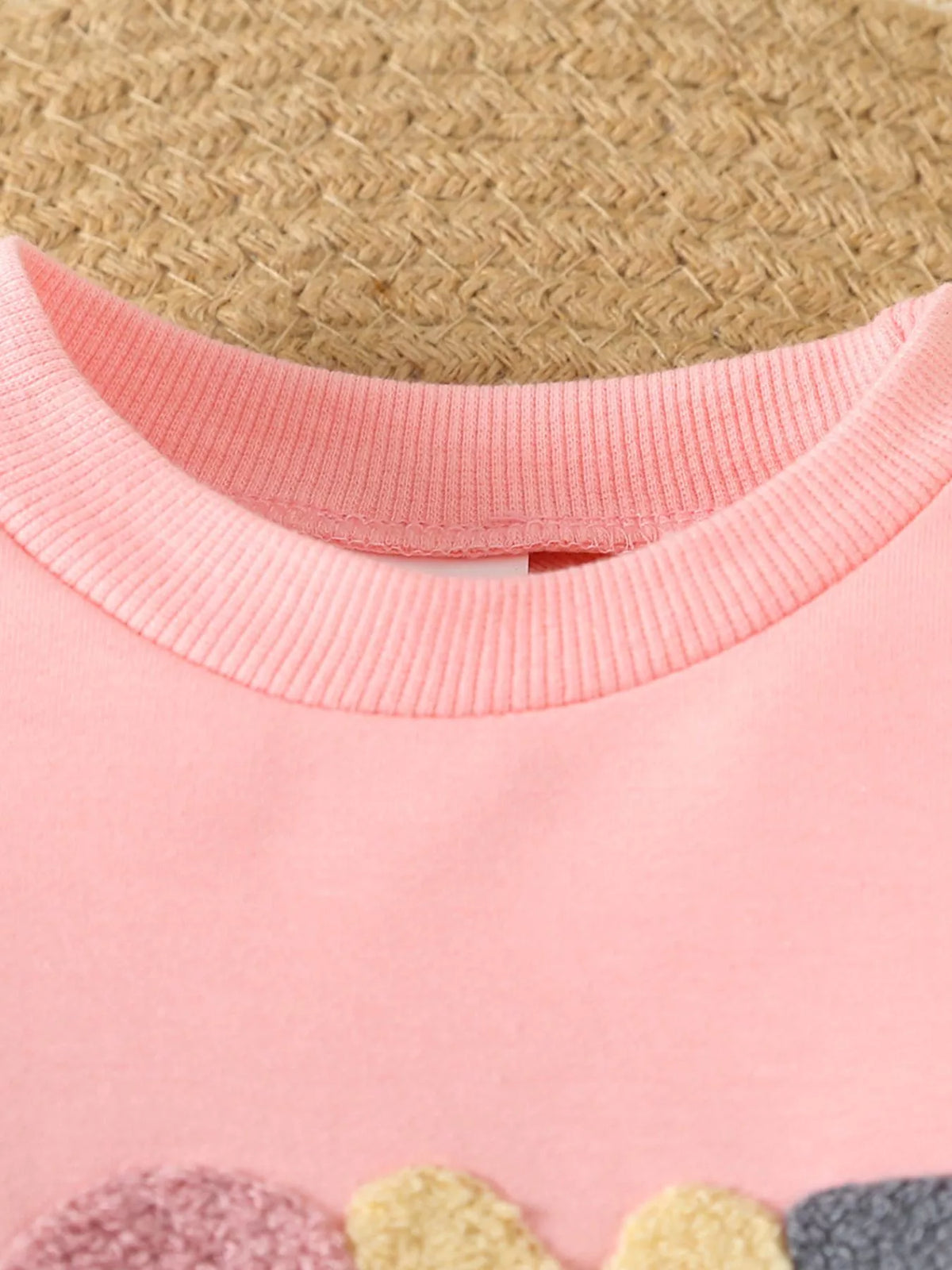 Pink ribbed round neckline