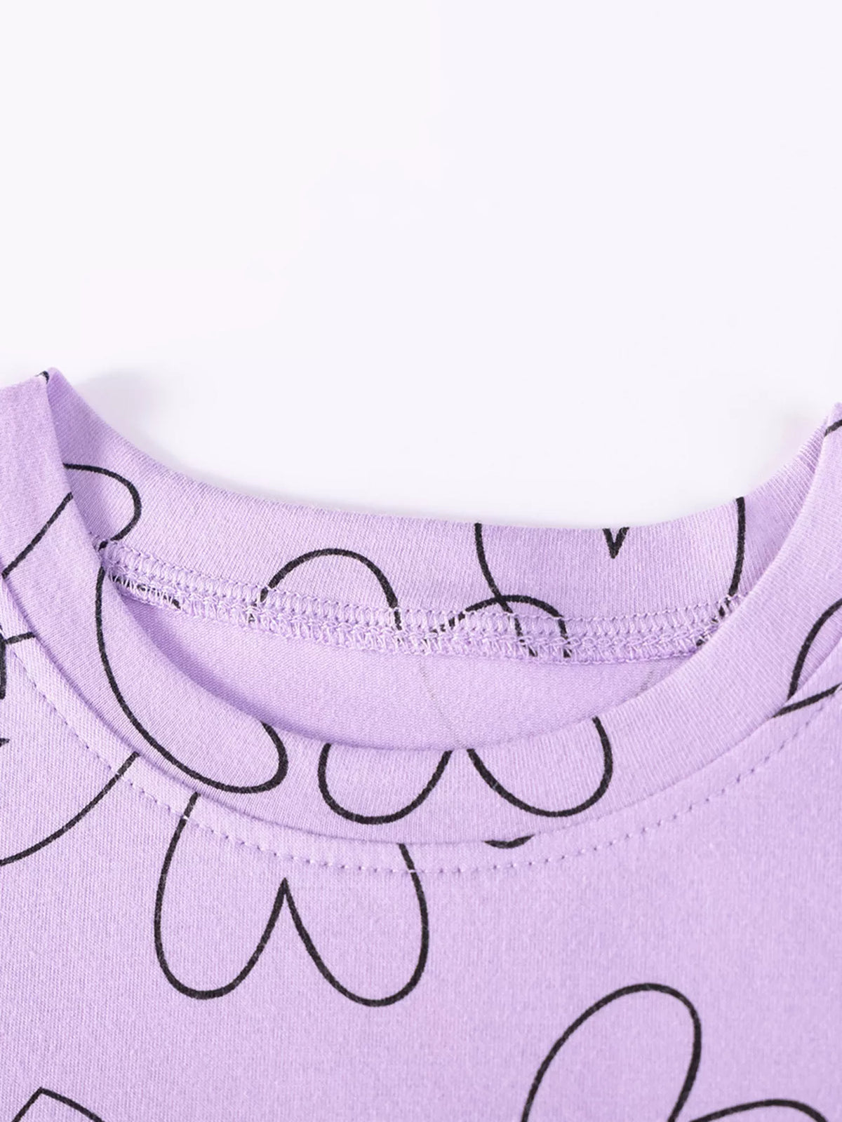 Lavender round neckline with heart print