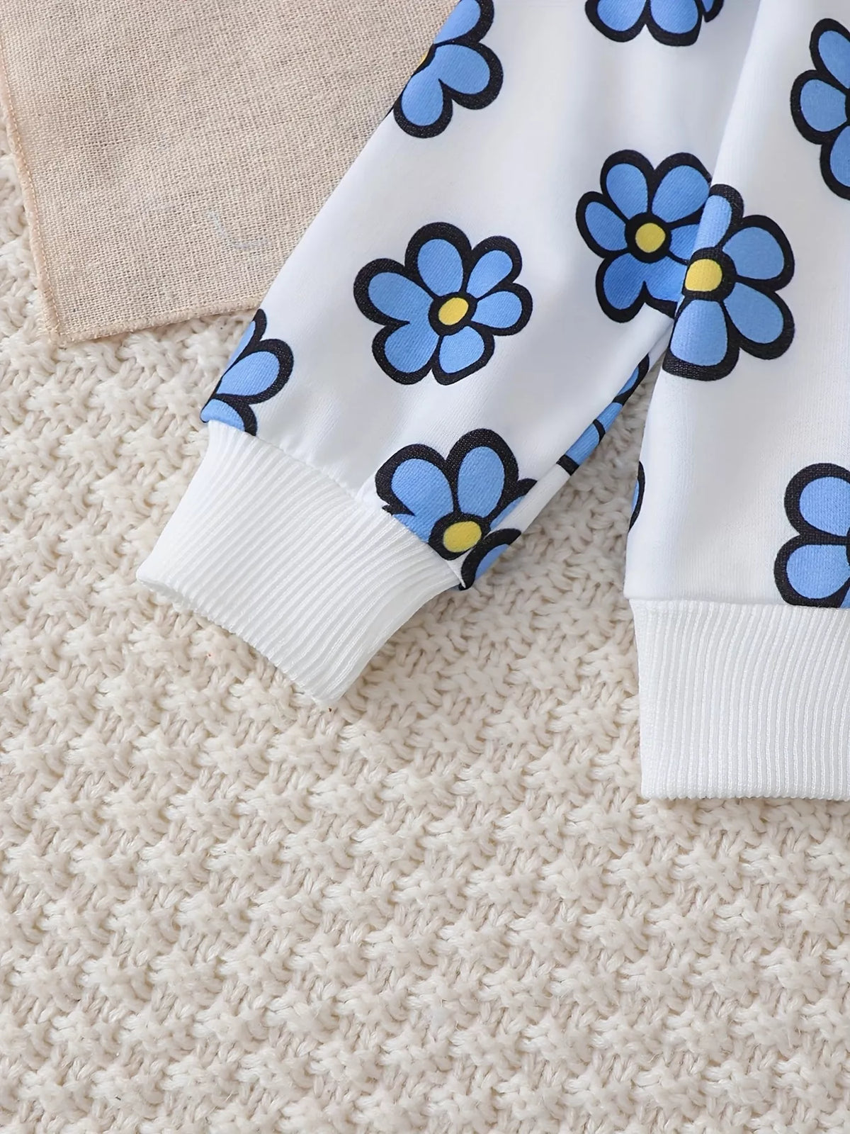 Floral sweatshirt and joggers set — blue floral sleeve and cuff