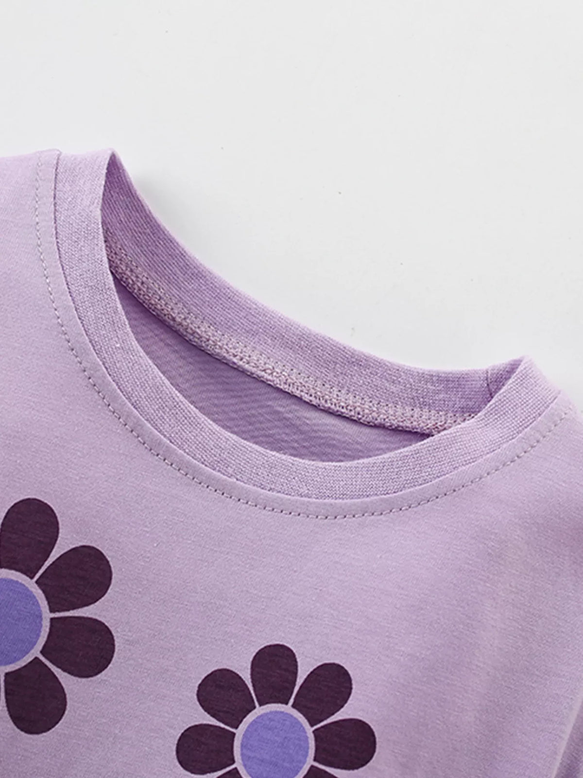 Lavender flower graphic shirt — round neckline