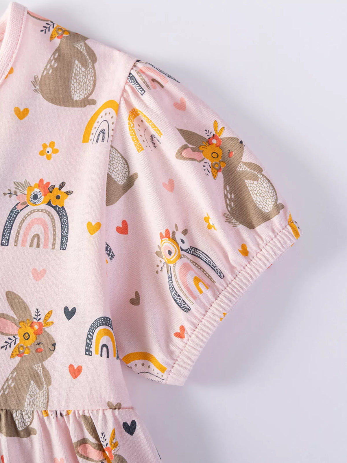 Short sleeve with bunny-and-rainbow print