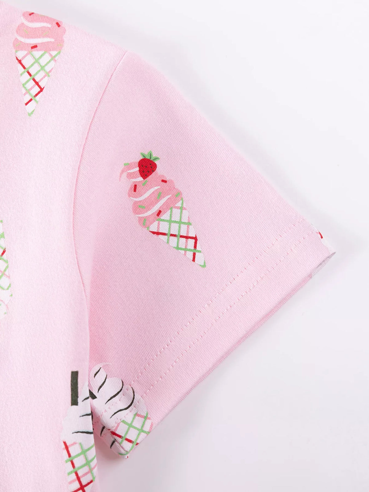 Ice-cream print on the short sleeve