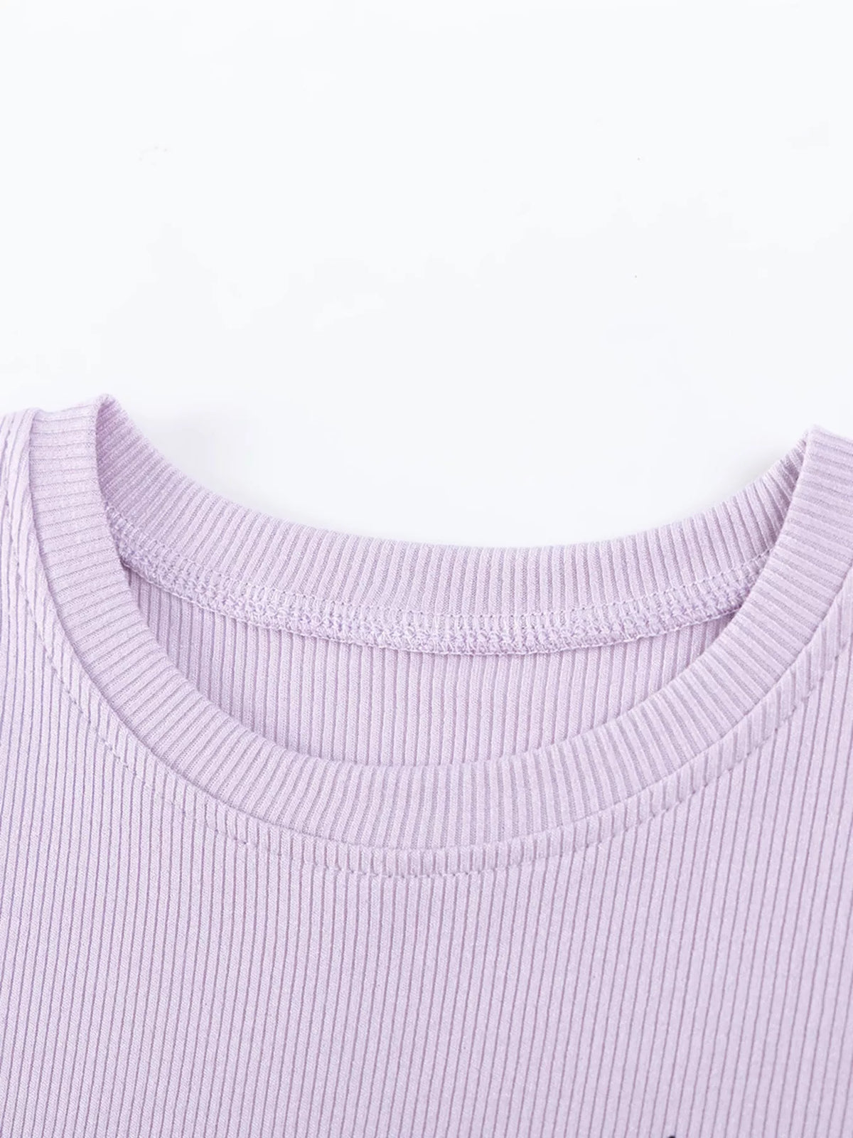 Lavender ribbed round neckline