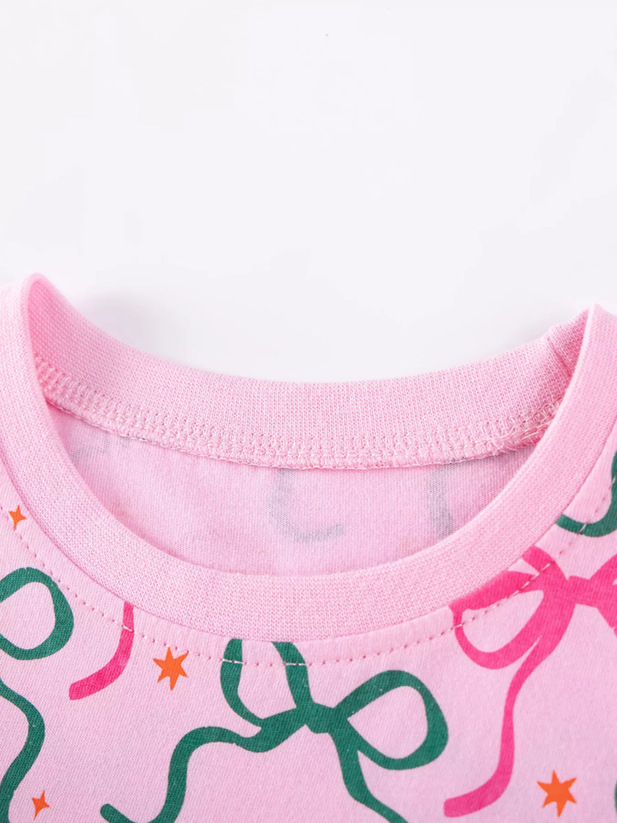 Pink ribbed neckline